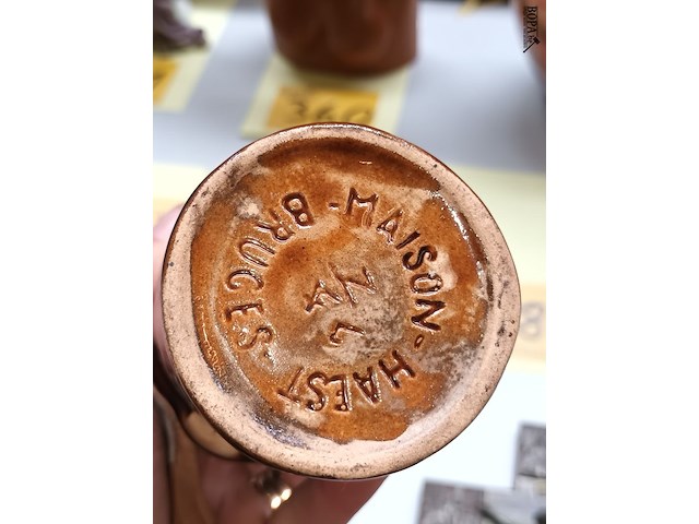 Lot 358 - sierfles in keramiek - afbeelding 4 van  4