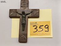 Lot 359 - kruisbeeld met 4 evangelisten - afbeelding 1 van  3