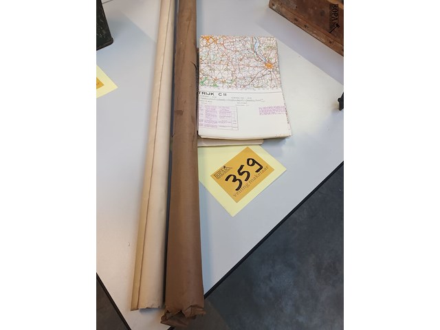 Lot 359 - landkaart en stafkaarten - afbeelding 1 van  6