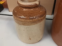 Lot 359 - stenen kruiken. 2 stuks - afbeelding 2 van  3