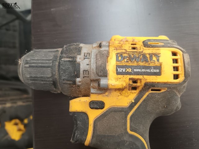 Lot 36 - accu schroefmachine dewalt - afbeelding 2 van  4