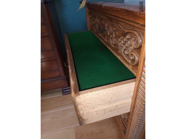 Lot 36 - antieke houten ladekast - afbeelding 3 van  4