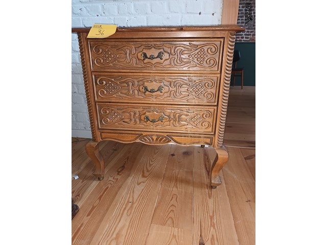 Lot 36 - antieke houten ladekast - afbeelding 4 van  4