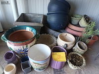 Lot 36 - bloempotten. 17 stuks - afbeelding 1 van  4