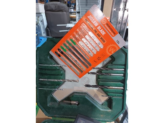 Lot 36 - boren, figuurzagen en bits. 5 stuks - afbeelding 2 van  5