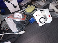 Lot 36 - diverse elektro onderdelen - afbeelding 3 van  6