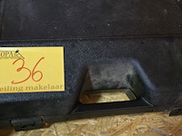 Lot 36 - driehoek schuurmachine aeg in koffer - afbeelding 1 van  2