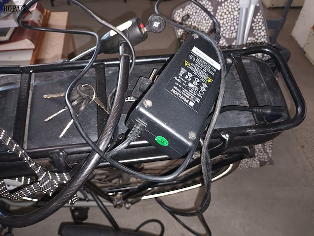 Lot 36 - elektrische damesfiets minerva - afbeelding 3 van  7