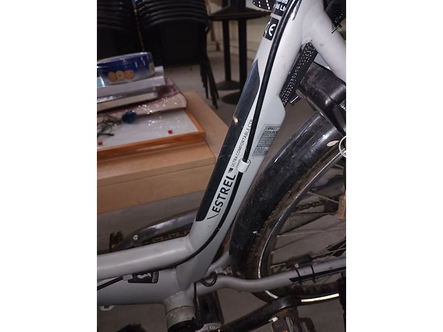 Lot 36 - elektrische damesfiets minerva - afbeelding 6 van  7