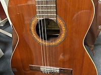 Lot 36 - gitaar met opbergzak - afbeelding 2 van  3