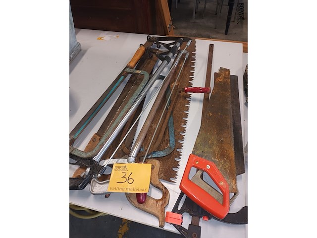 Lot 36 - handgereedschap. zagen. 11 stuks - afbeelding 1 van  4