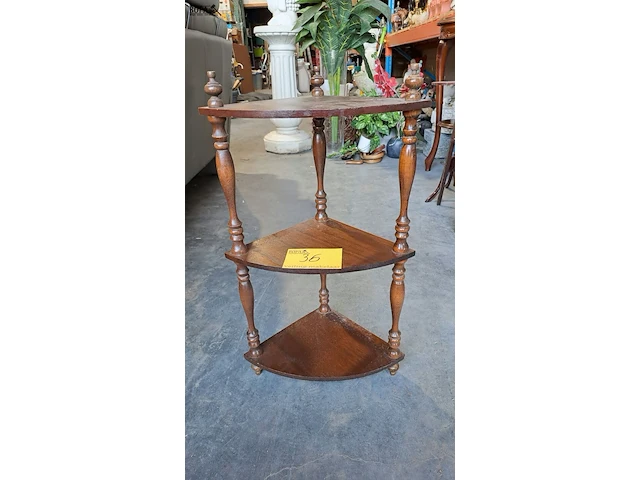 Lot 36 - hoekmodel - afbeelding 1 van  2