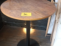 Lot 36 - hoge ronde tafel. 4 stuks - afbeelding 1 van  3