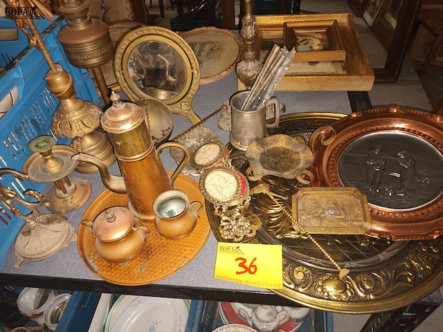 Lot 36 - koperen decoratie. 17 stuks - afbeelding 1 van  4
