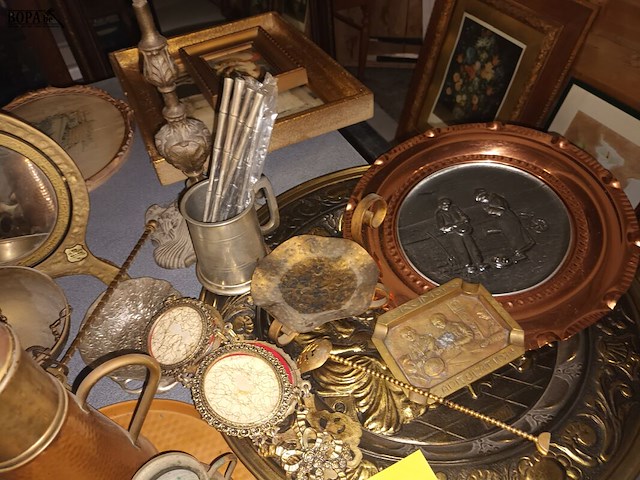 Lot 36 - koperen decoratie. 17 stuks - afbeelding 4 van  4