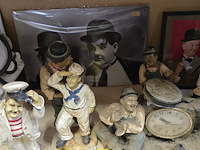 Lot 36 - laurel & hardy beeldjes en kadertjes ong 14 stuks - afbeelding 3 van  4