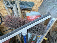 Lot 36 - lot werkgerief allerlei en tuinmateriaal - afbeelding 2 van  2