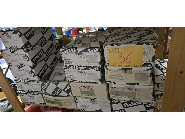 Lot 36 - niko schakelaars diverse modellen - afbeelding 1 van  6