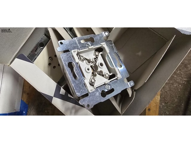 Lot 36 - niko schakelaars diverse modellen - afbeelding 5 van  6