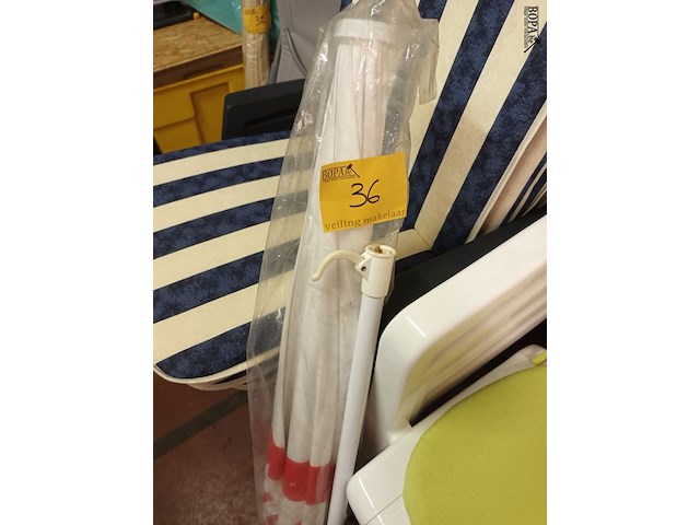 Lot 36 - parasol artic - afbeelding 1 van  3