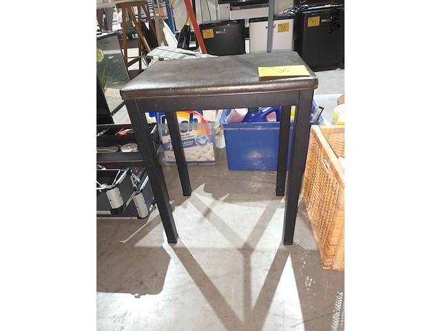 Lot 36 - piano krukje - afbeelding 2 van  3