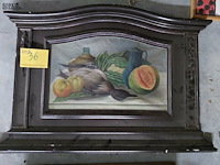 Lot 36 - schilderij - afbeelding uit keuken - verwerkt in houten meub - afbeelding 2 van  4