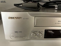 Lot 36 - sharp videocassettespeler - afbeelding 2 van  5