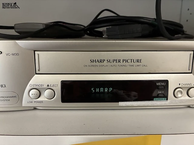 Lot 36 - sharp videocassettespeler - afbeelding 4 van  5