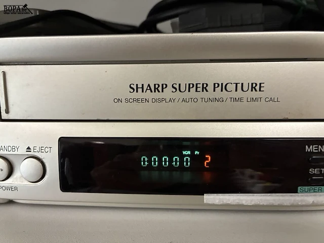 Lot 36 - sharp videocassettespeler - afbeelding 5 van  5