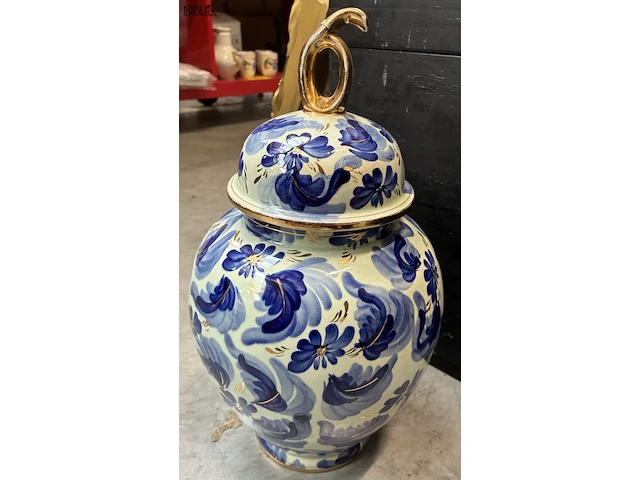 Lot 36 - vintage hubert bequet quaregnon dekselvaas - afbeelding 1 van  3