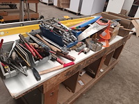 Lot 360 - handgereedschap - afbeelding 1 van  9
