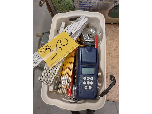 Lot 360 - lot meters, rolmeters en timmermanpotloden - afbeelding 1 van  2