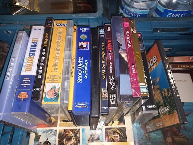 Lot 361 - boeken, dvd’s en videocassettes. 29 stuks - afbeelding 2 van  3