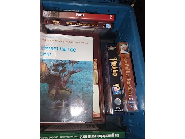 Lot 361 - boeken, dvd’s en videocassettes. 29 stuks - afbeelding 3 van  3