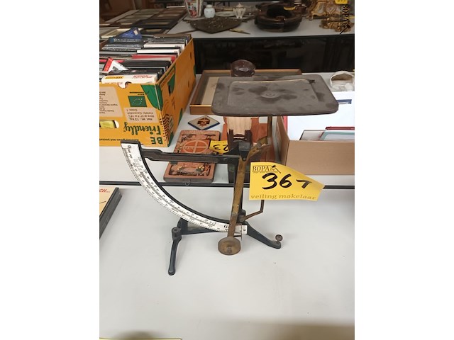 Lot 361 - brievenweegschaal - afbeelding 1 van  4