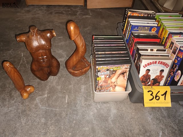 Lot 361 - gay porno - afbeelding 2 van  3