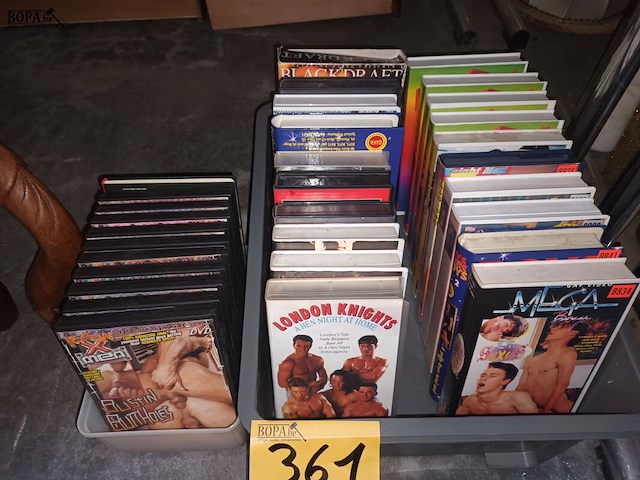 Lot 361 - gay porno - afbeelding 3 van  3