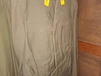 Lot 361 - militaire kledij. inhoud kleerkast - afbeelding 4 van  6