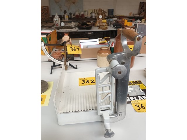 Lot 362 - antieke snijmachine sast - afbeelding 2 van  3