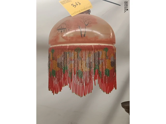 Lot 363 - art nouveau lampenkap - afbeelding 1 van  4