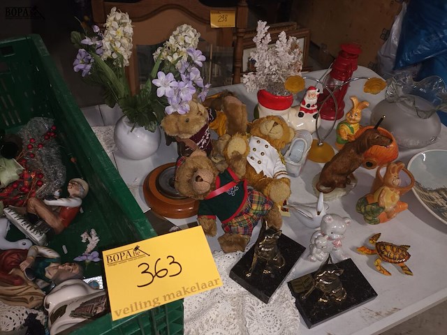 Lot 363 - decoratie. 40 stuks - afbeelding 1 van  6