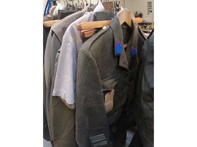 Lot 363 - militaire kledij. 26 stuks - afbeelding 5 van  5