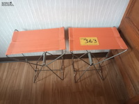 Lot 363 - plooistoeltjes. 2 stuks - afbeelding 1 van  3