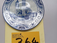 Lot 364 - delft glas nijmegen sierbord - afbeelding 1 van  3