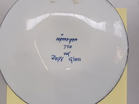 Lot 364 - delft glas nijmegen sierbord - afbeelding 2 van  3