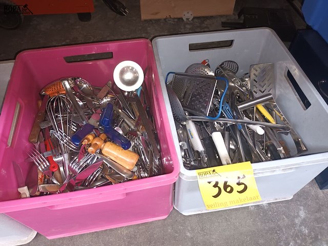 Lot 365 - bestek en keukengerei - afbeelding 3 van  4