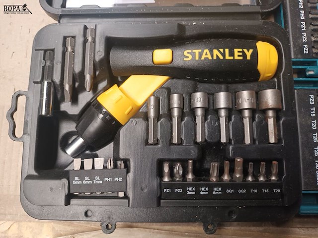 Lot 365 - bits stanley en makita - afbeelding 2 van  3