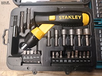 Lot 365 - bits stanley en makita - afbeelding 2 van  3