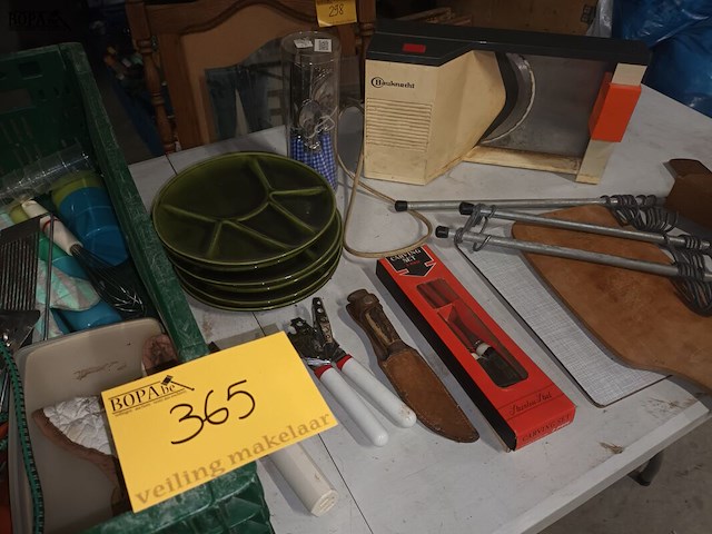 Lot 365 - keukengerei - afbeelding 1 van  5