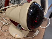 Lot 365 - warmte lampen phillips 2 stuks - afbeelding 2 van  3